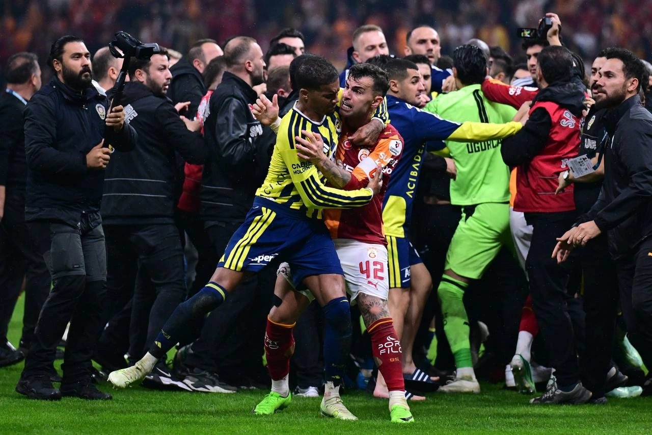 Galatasaray - Fenerbahçe derbisinin PFDK sevkleri açıklandı