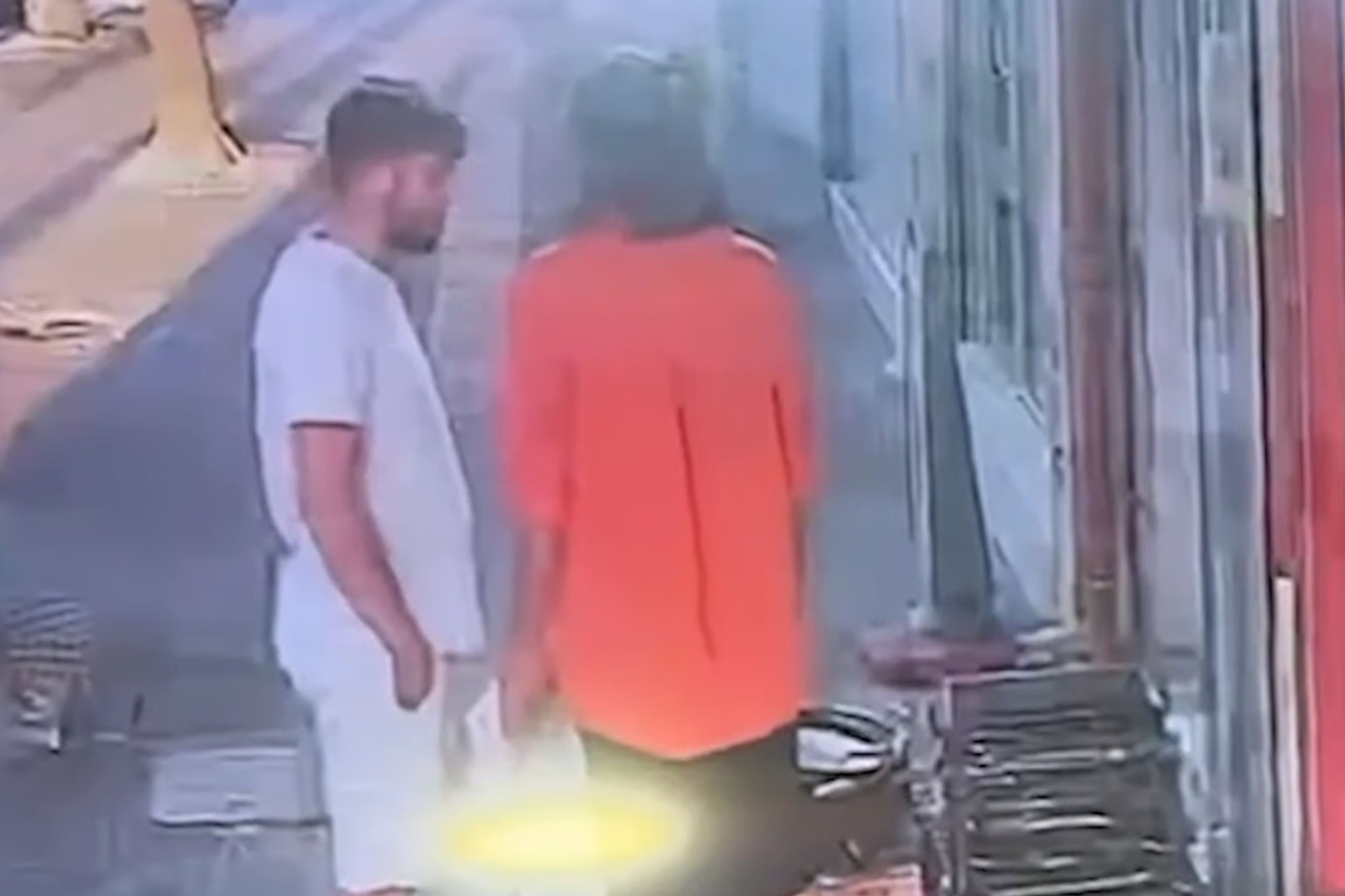 Gaziosmanpaşa'da marketten et ve mangal çaldılar