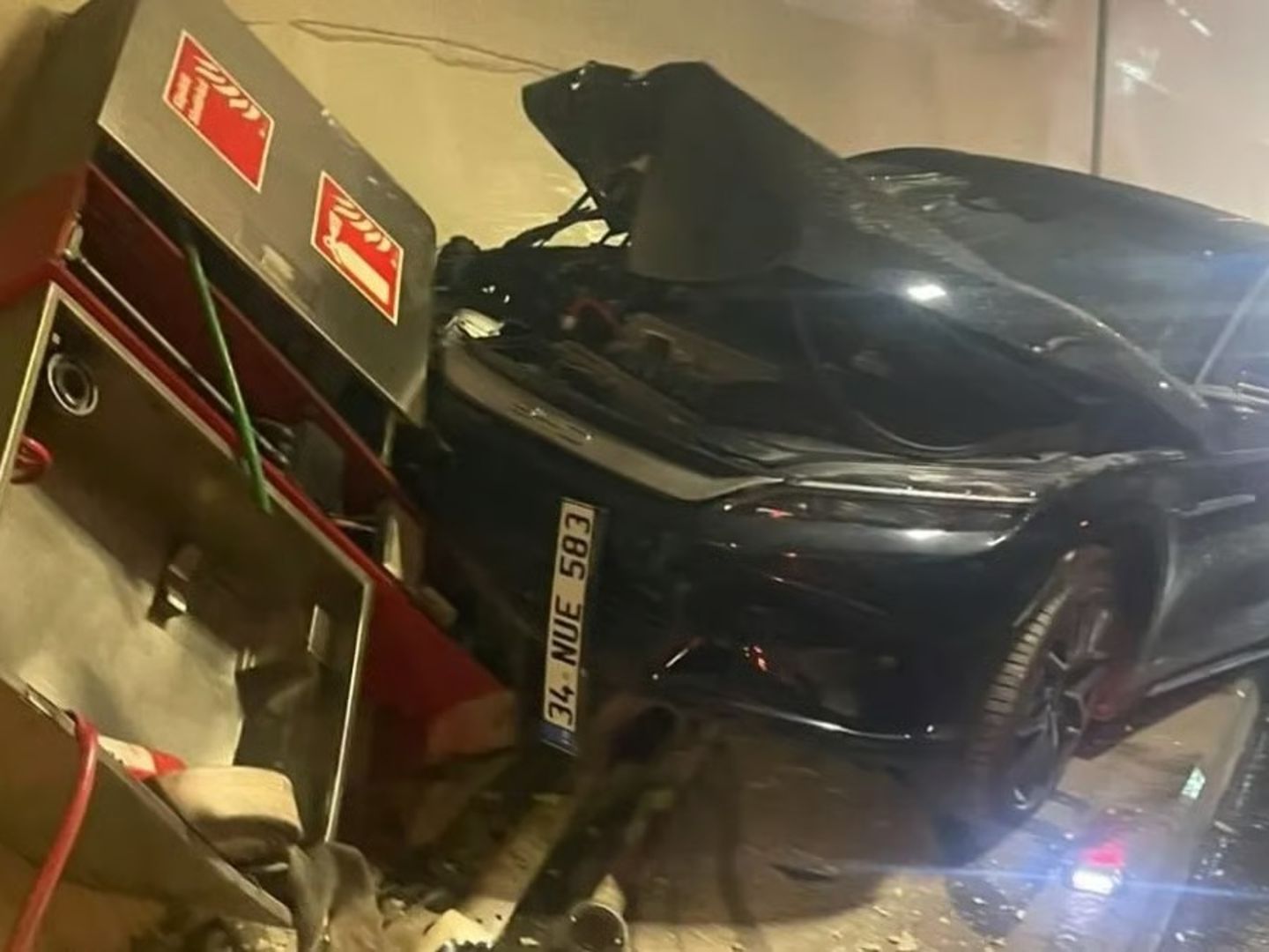 Avrasya Tüneli kaza sonrası trafiğe kapatıldı! İstanbul Valiliği'nden açıklama
