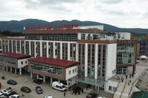 16 yaşındaki çocuk, bebek dünyaya getirdi: Annesi fenalık geçirdi 