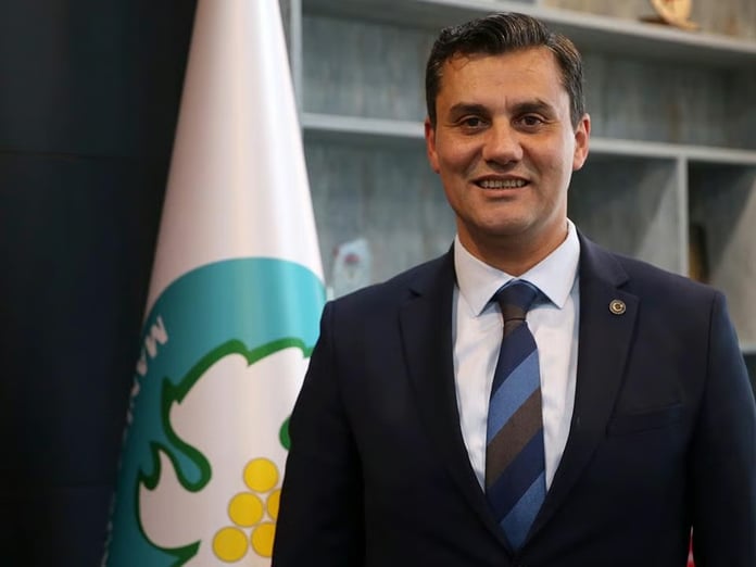 Ferdi Zeyrek hayatını kaybetti