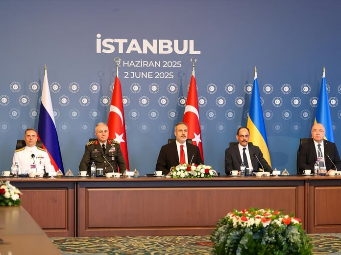 Rusya ile Ukrayna İstanbul'da ateşkesi görüştü