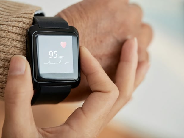 Akıllı saatlerle günlük sağlık takibi