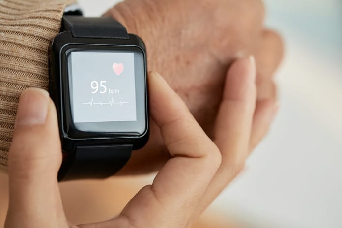 Akıllı saatlerle günlük sağlık takibi