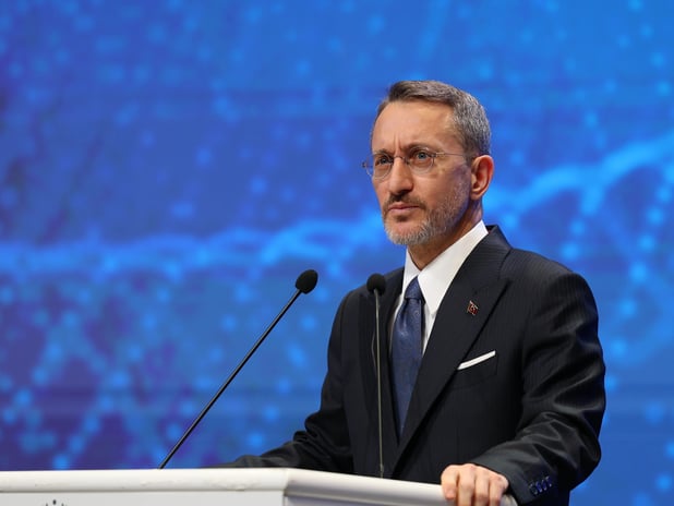 Fahrettin Altun'dan terör örgütü PKK’nın kendini feshetmesine ilişkin açıklama