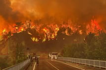 Yurdun dört bir yanında çıkan orman yangınlarına müdahale sürüyor