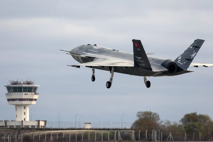 Bayraktar KIZILELMA agresif manevra testini tamamladı