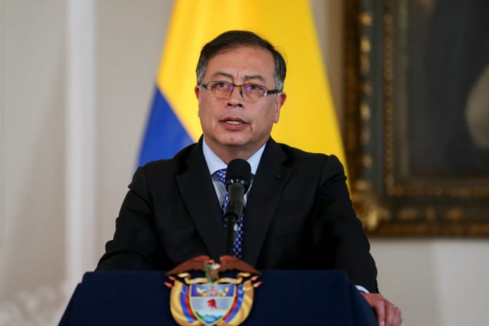 Petro'dan Trump'a Venezuela uyarısı: “ABD Venezuela’ya girerse bölge yanar”