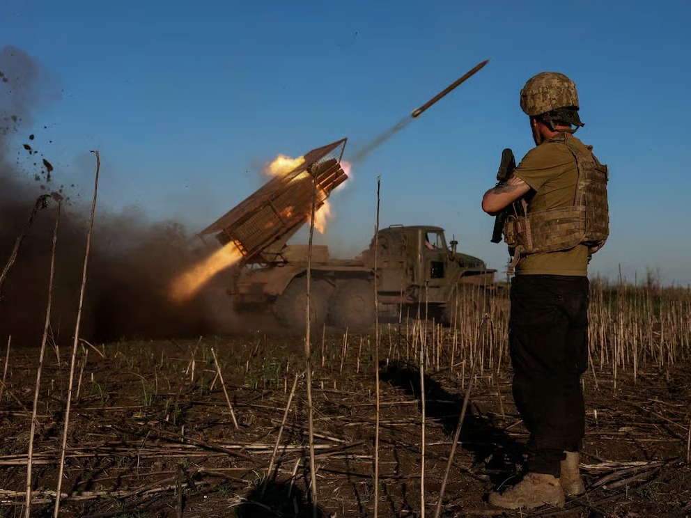 Ukraine Holds Line Against Russian Advance on Pokrovsk