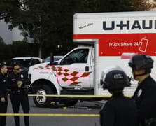 ABD'de İran'a destek gösterisi düzenleyen kalabalığın arasına kamyon daldı