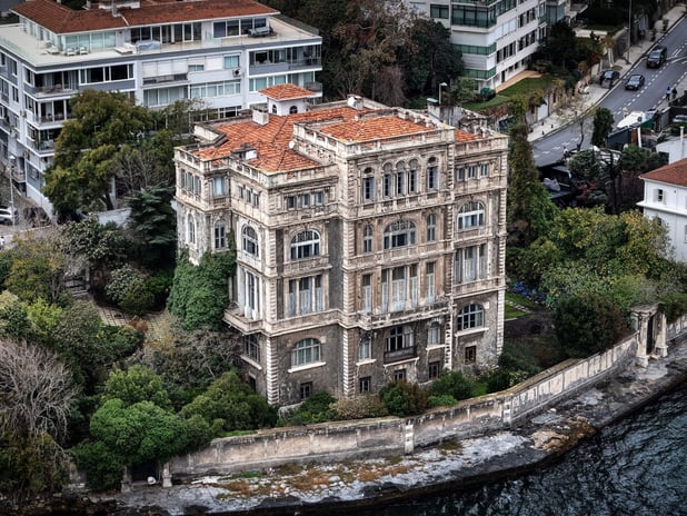 Türkiye'nin en değerli gayrimenkulü Zeki Paşa Yalısı alıcı bekliyor