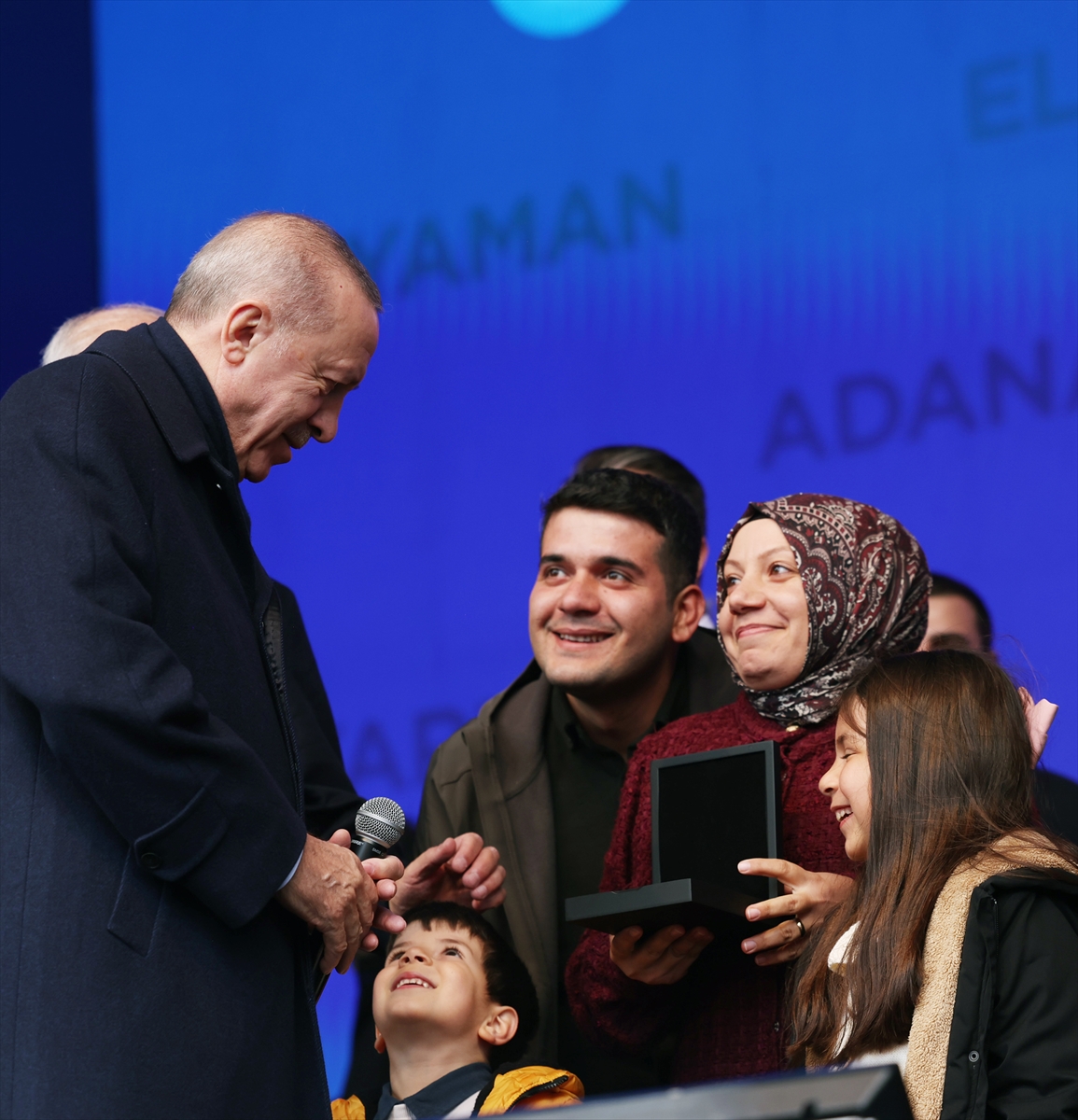 Afetzede aileler yeni yuvalarına kavuştu