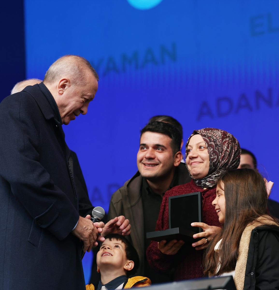Afetzede aileler yeni yuvalarına kavuştu