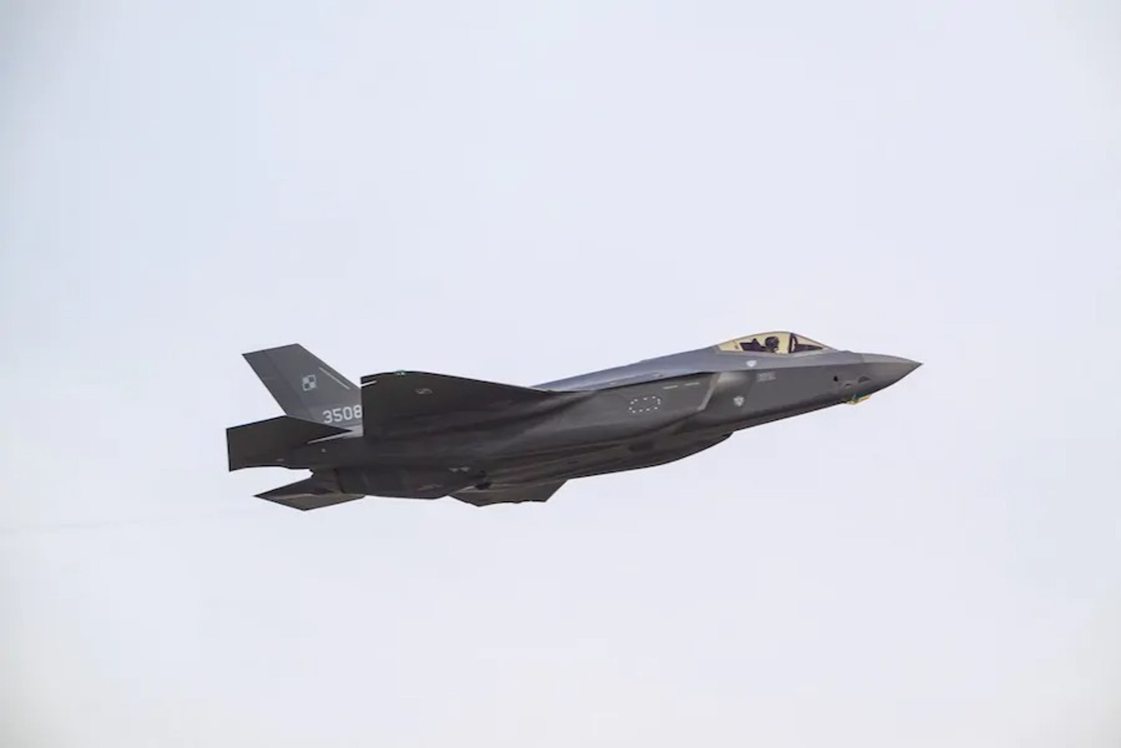 Polonya’nın F-35A Husarz filosuna iki yeni güç: Eğitim üssüne teslimatlar tamamlandı