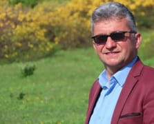 Sanatçı Yüksel Kader düğün sahnesinde kalp krizi geçirerek hayatını kaybetti