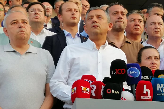 Özgür Özel, Ferdi Zeyrek'in cenaze programını açıkladı