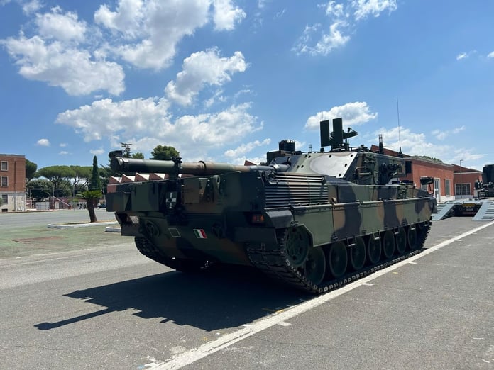 İtalya Kara Kuvvetleri ilk Ariete C2 tankını teslim aldı