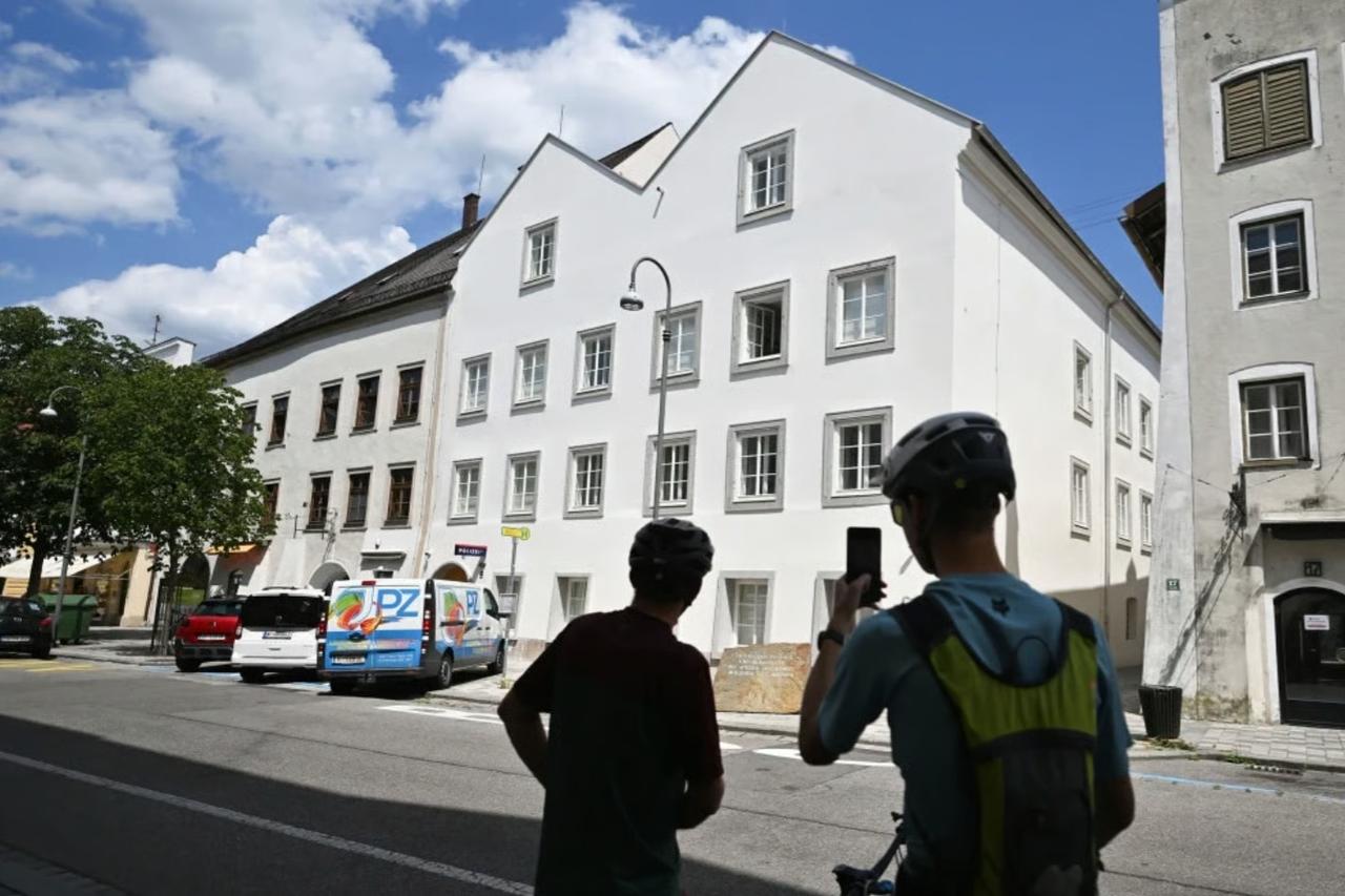 Hitler'in doğduğu ev karakol oldu