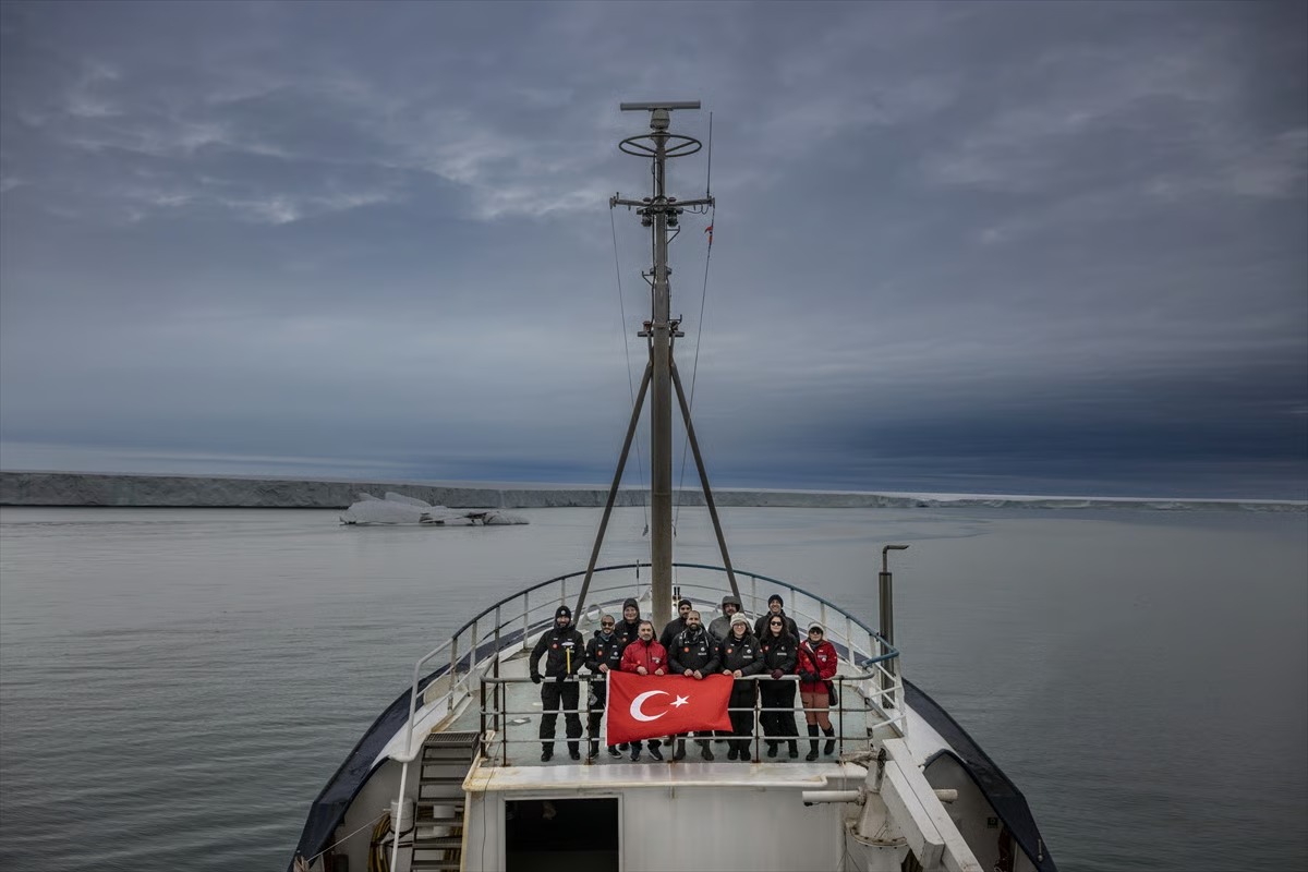 Türk bilim insanları Arktik'te