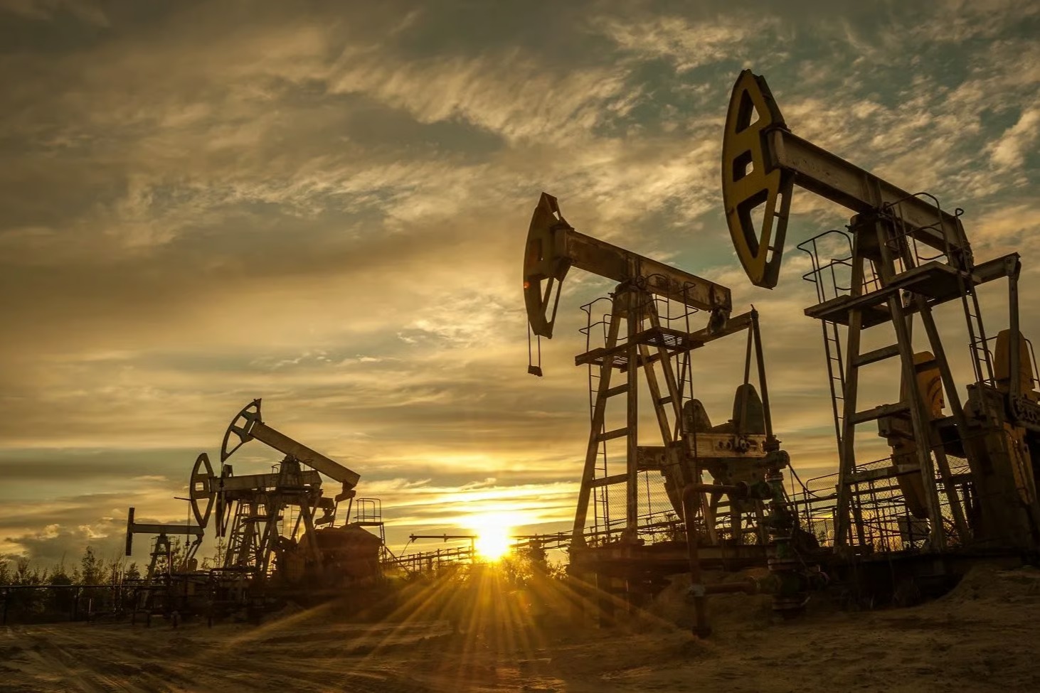 US Grants 30-Day Waiver for Russian Oil Purchases 
