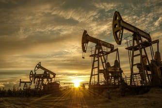 US Grants 30-Day Waiver for Russian Oil Purchases 