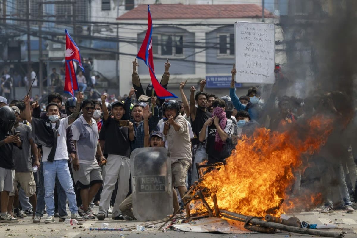 Nepal’de sosyal medya yasağı protestoları can aldı