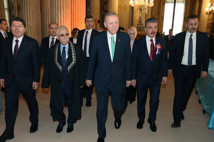 AK Parti'de yeni anayasa için ilk toplantı 4 Haziran’da yapılacak