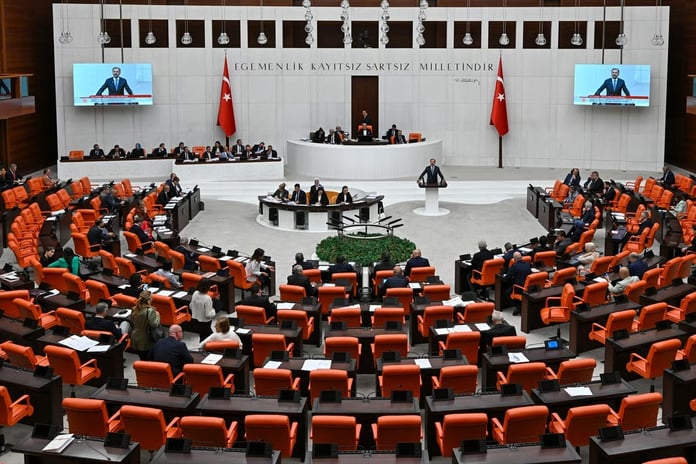 Ekonomiye ilişkin kanun teklifi TBMM'de kabul edildi:  ÖTV zammı, vergide ve ticarette düzenleme