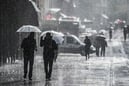 Meteoroloji'den kritik uyarı: Sıcak havaya aldanmayın 18 ilde yağış alarmı verildi! 