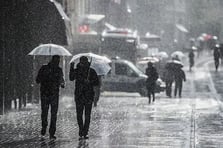 Meteoroloji'den kritik uyarı: Sıcak havaya aldanmayın 18 ilde yağış alarmı verildi! 