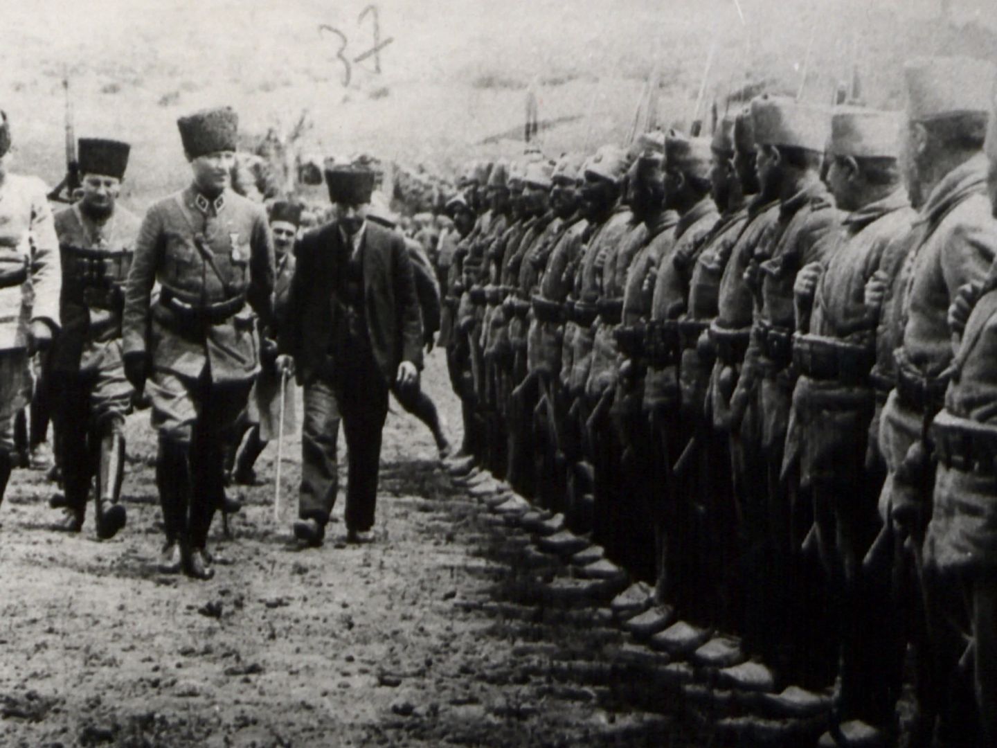 Tarihte Bugün: Mustafa Kemal Paşa Başkomutan oldu