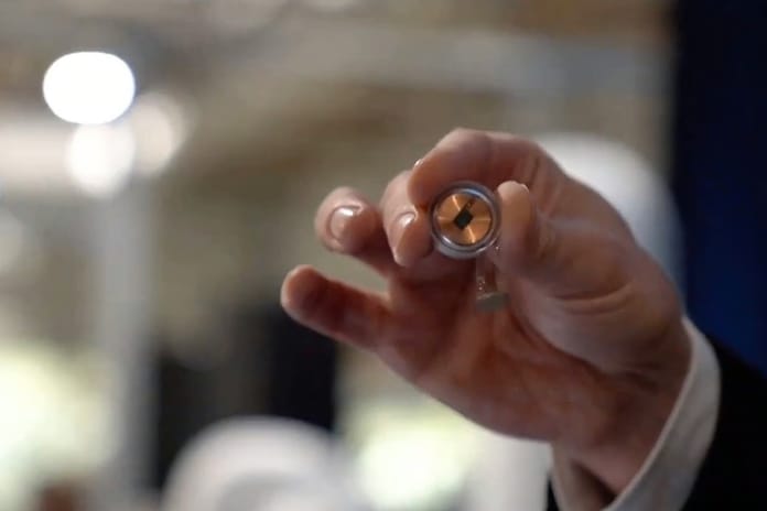 ALS hastası Brad Smith’e Neuralink çipi takıldı