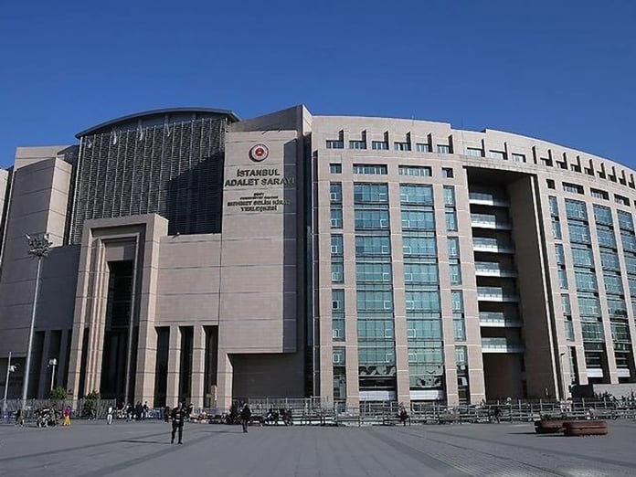 İstanbul Savcılığı'ndan yasa dışı bahis sitelerine dev operasyon: Batuhan Karadeniz ve Merit King sahibine kırmızı bülten!