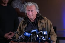 Bannon'dan Musk'ı sınır dışı etme çağrısı