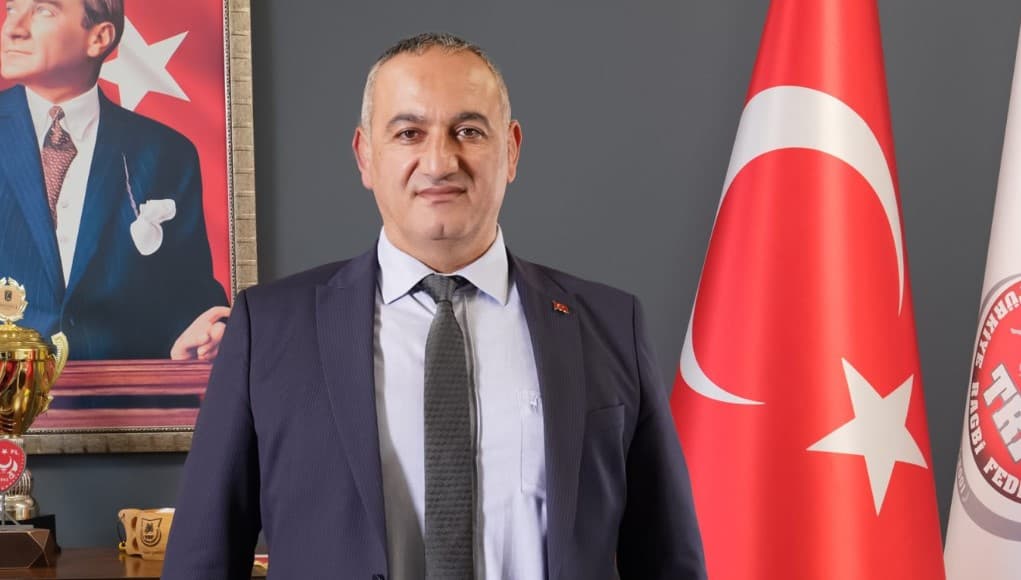 Ragbide tarihi başarı: 18 Yaş Altı Kadın Ragbi Milli Takımı Avrupa şampiyonu, erkekler ikinci