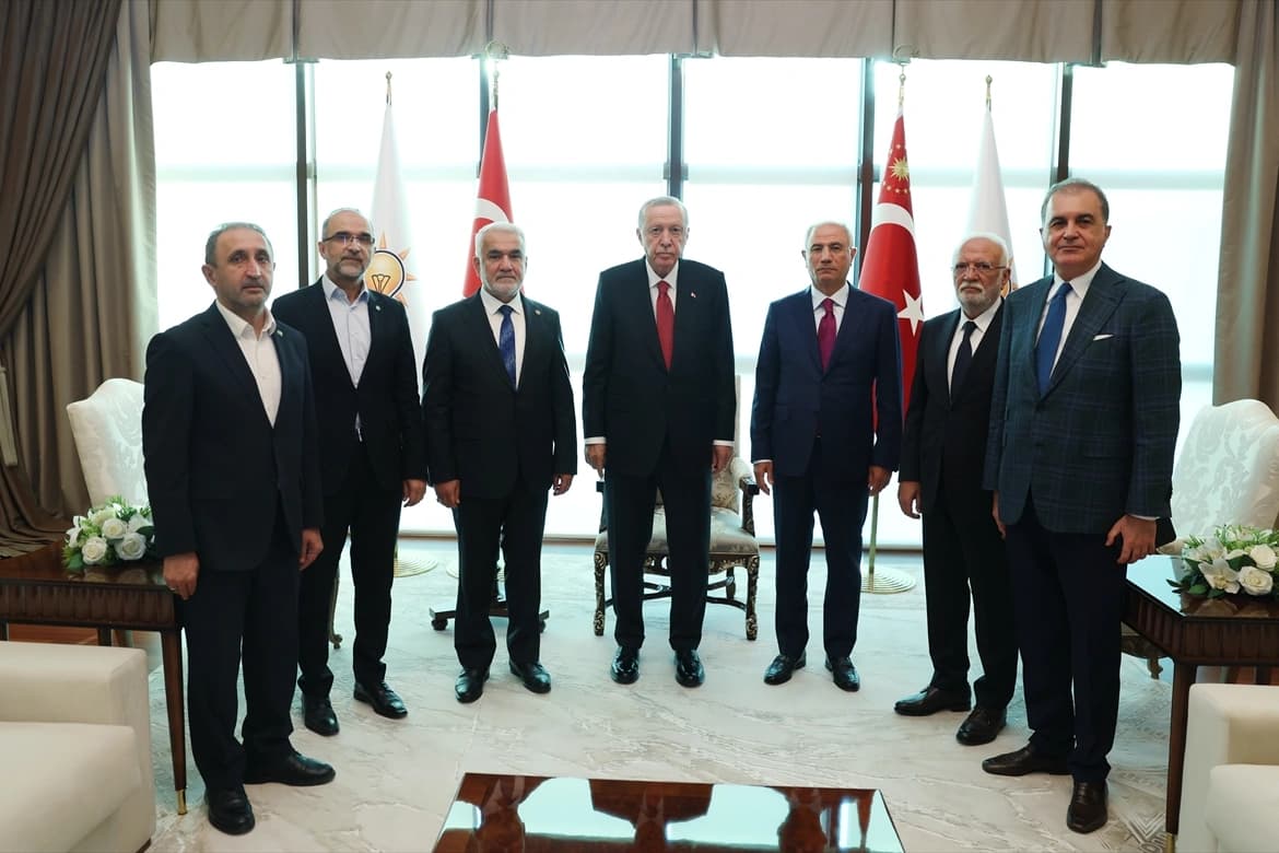 Cumhurbaşkanı Erdoğan, HÜDA PAR Genel Başkanı ile görüştü