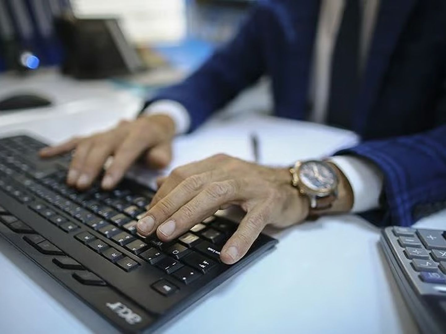Kamuda çalışmak isteyenler dikkat, başvurular bugün başladı: Ehliyeti olanlara belediyelerde memur alımı!