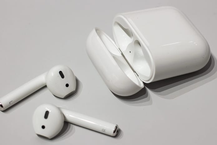 iOS 26 ile AirPods video çekimlerinde mikrofon olarak kullanılabilecek