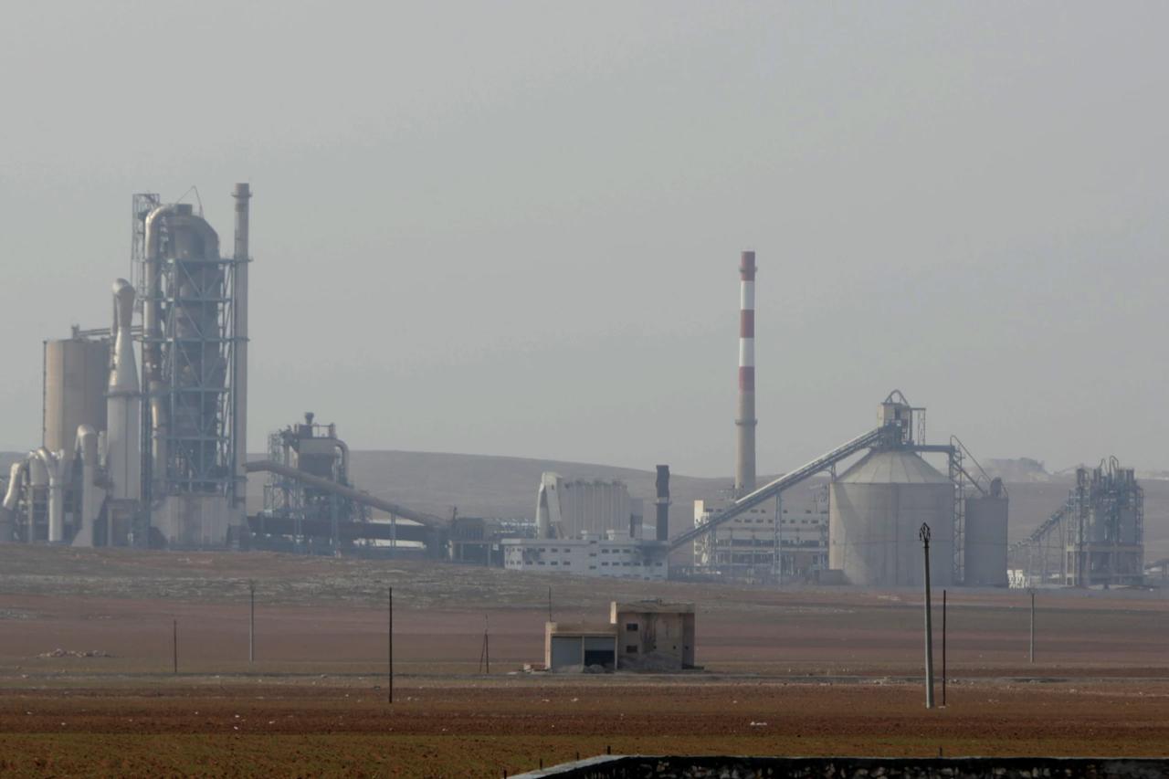 Terörü finanse eden Fransız Lafarge'ın tesisleri görüntülendi