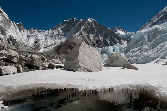 Himalayalar'da kar yağışları son 23 yılın en düşük seviyesinde 