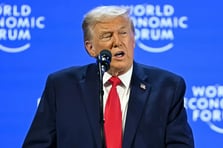 Trump’tan Davos’ta Grönland resti: Ya evet dersiniz ya da bunu unutmayız!