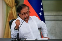 Petro'dan ABD'ye sert petrol eleştirisi