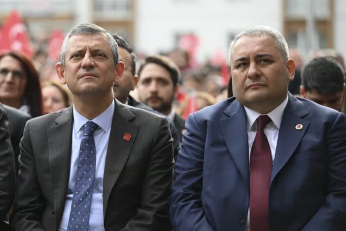 Mesut Özarslan ve Özgür Özel arasında küfür polemiği! Mesajları tek tek anlattı