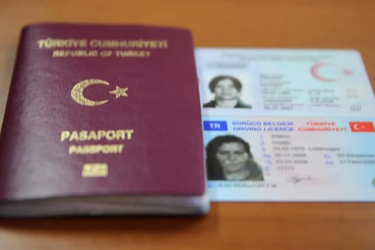 Değerli kağıtların 2026 ücretleri belli oldu: Pasaport ve ehliyet ücretleri arttı