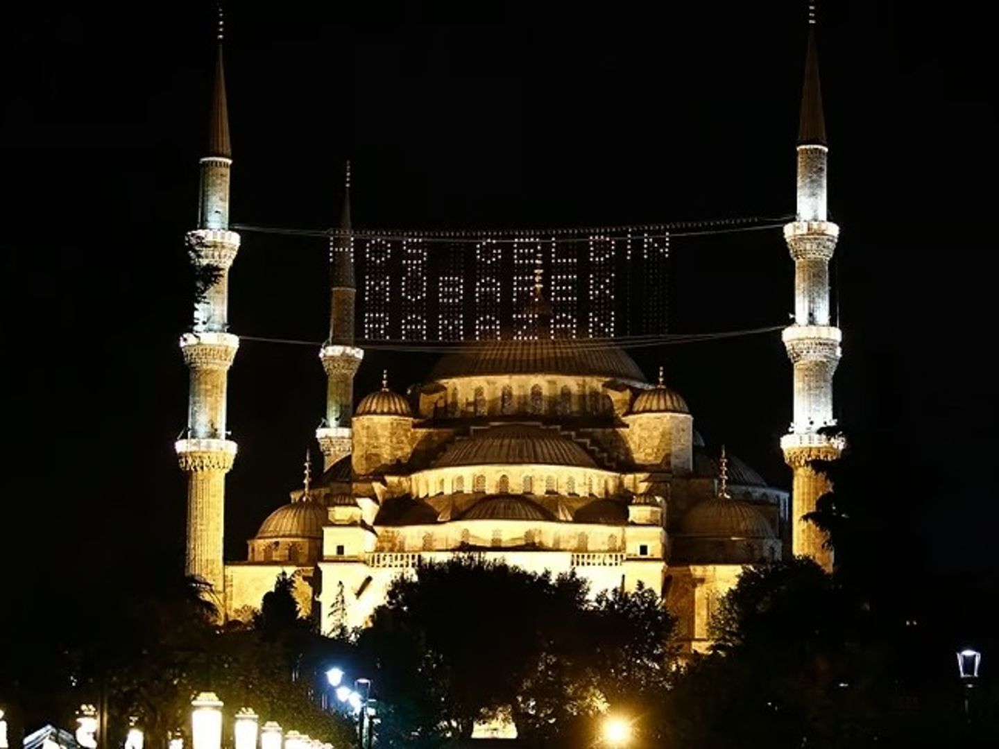Diyanet imsakiye ile Ankara'da iftar saat kaçta, ne zaman? 27 Şubat Ankara iftar saati