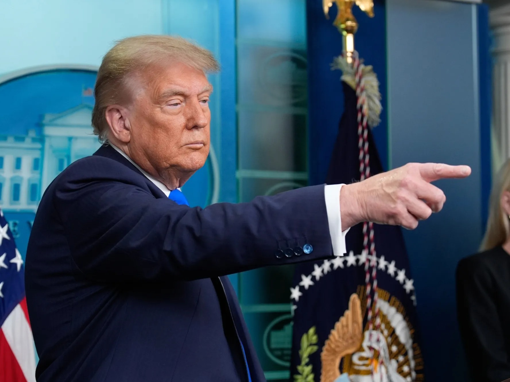 Trump Drops Plans to Ease Iran Sanctions Amid Tensions