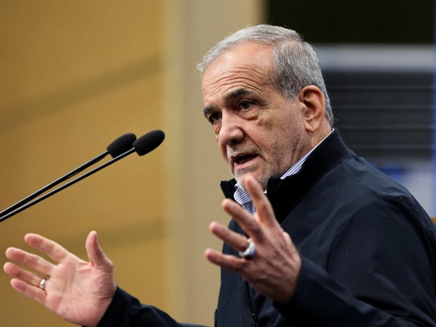 Pezeşkiyan'dan protestoculara iç cephe uyarısı