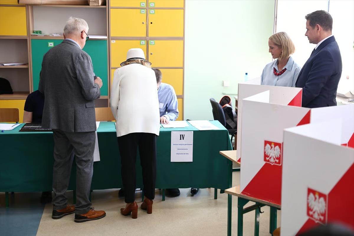 Polonya yeni Cumhurbaşkanı'nı seçiyor