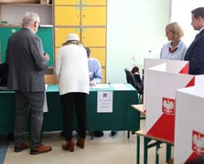 Polonya halkı Cumhurbaşkanı seçimi için sandık başında