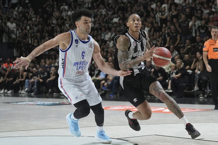 Basketbol Süper Ligi play-off yarı finalinde Beşiktaş ve Anadolu Efes, serideki ikinci maç için parkede
